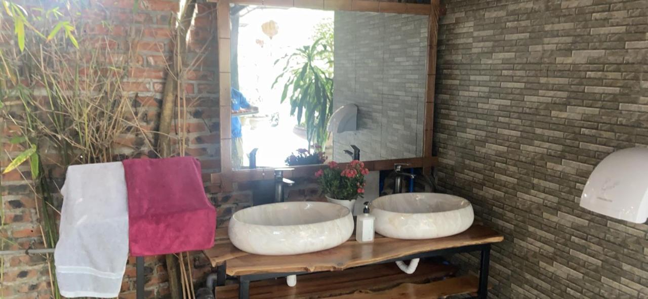Camellia Eco Home &Tra My Restaurant Νιν Μπιν Εξωτερικό φωτογραφία